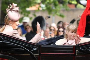 Countess of Wessex and Lady Louise. By Carfax2 CC BY-SA 3.0 (http://creativecommons.org/licenses/by-sa/3.0), via Wikimedia Commons